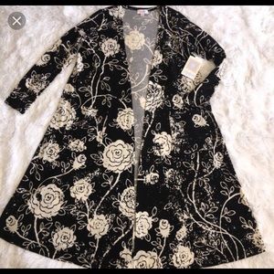 🦄🦄🦄🦄🦄 black and white Disney rose sarah!